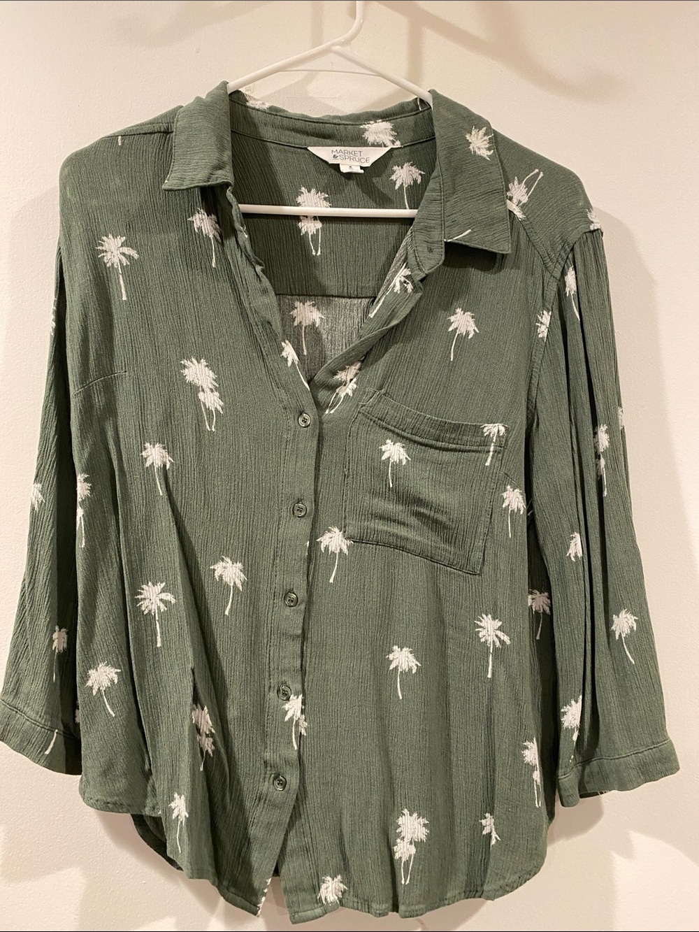 Market & Spruce Olive Green and White Palm-Print Top